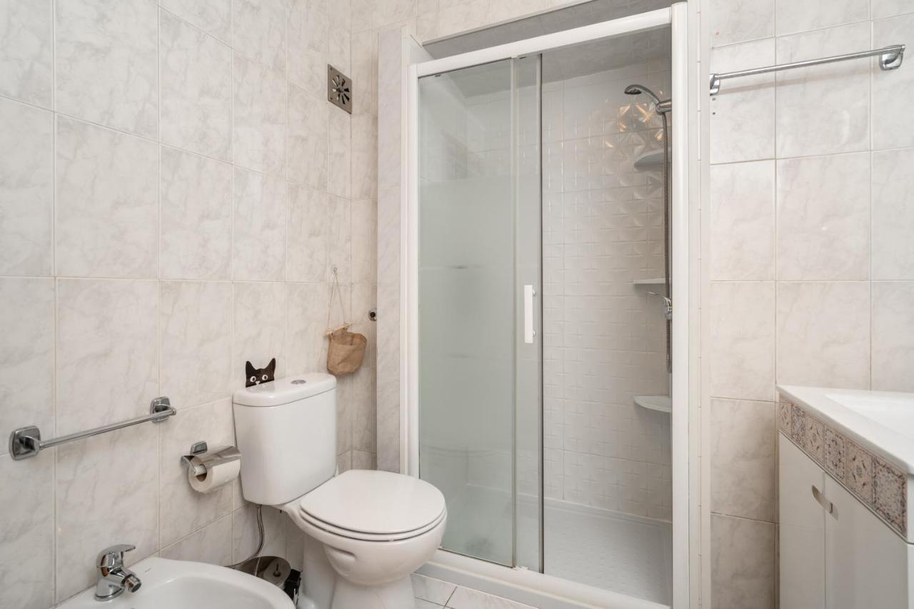 Cozy One Bedroom Apt In Historic Location - Carmo Lisbon Bagian luar foto
