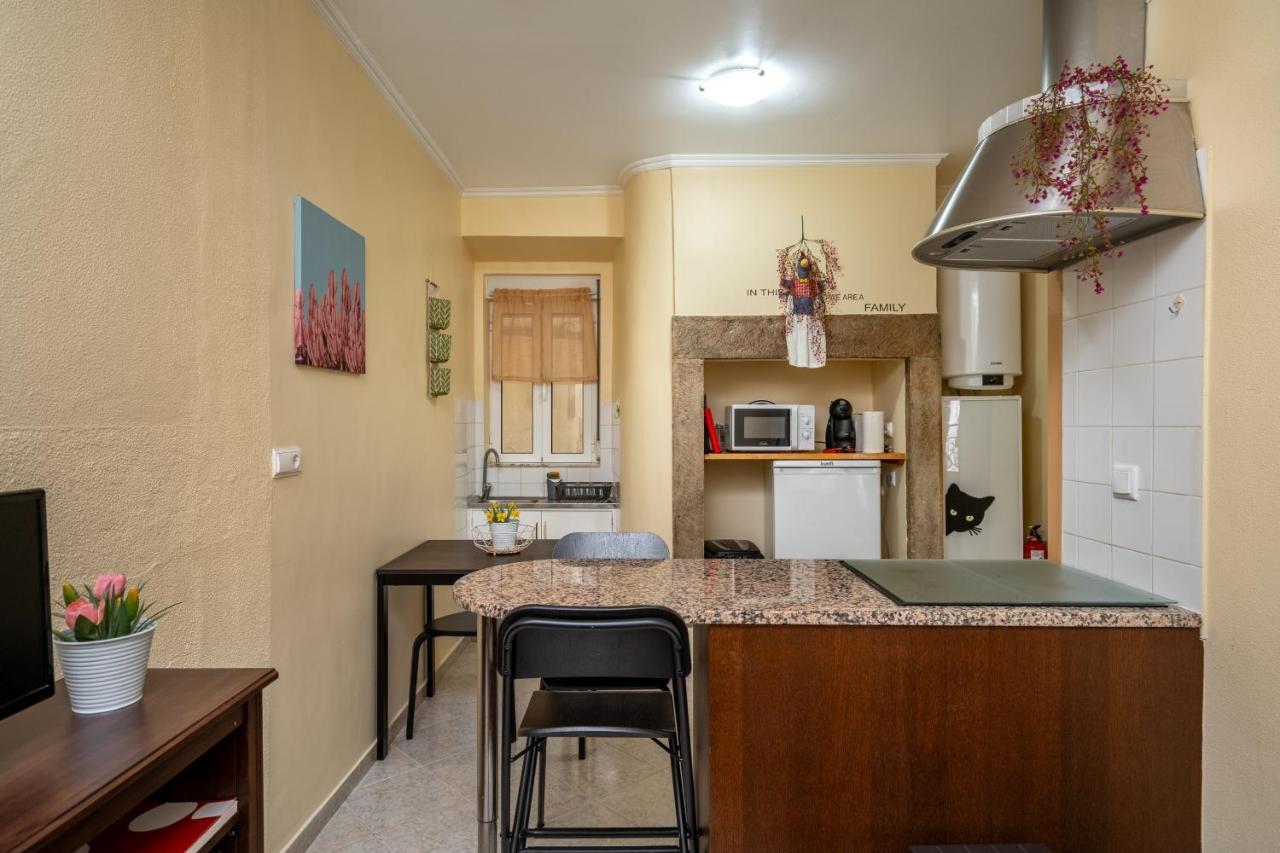 Cozy One Bedroom Apt In Historic Location - Carmo Lisbon Bagian luar foto